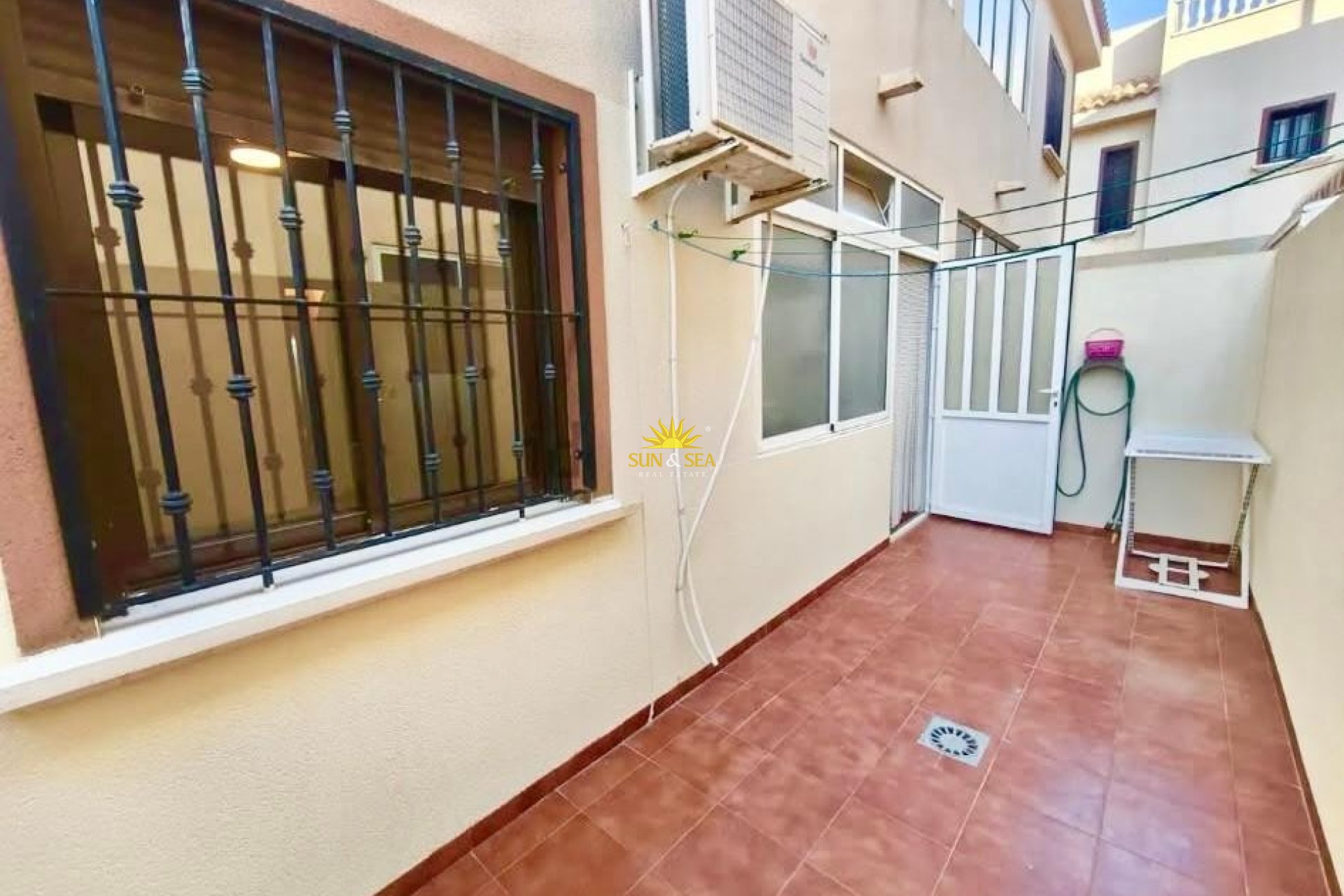 Alquiler a largo plazo - Adosado - Torrevieja - torrevieja