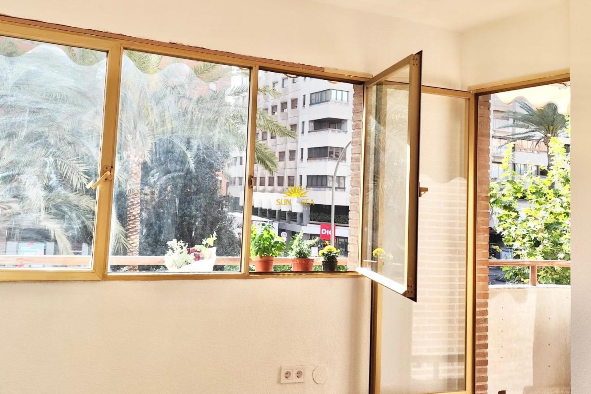 Alquiler a largo plazo - Apartamento - Alicante (Alacant)