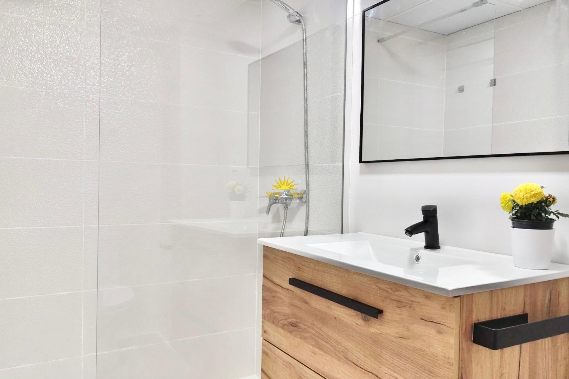 Alquiler a largo plazo - Apartamento - Alicante (Alacant)