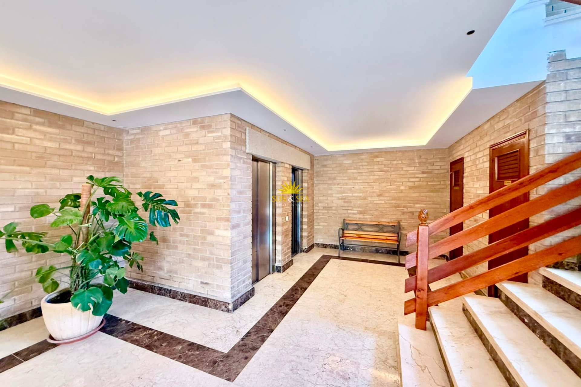 Alquiler a largo plazo - Apartamento - Alicante (Alacant)