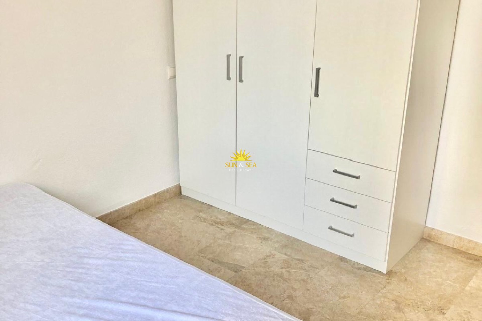 Alquiler a largo plazo - Apartamento - Alicante (Alacant)