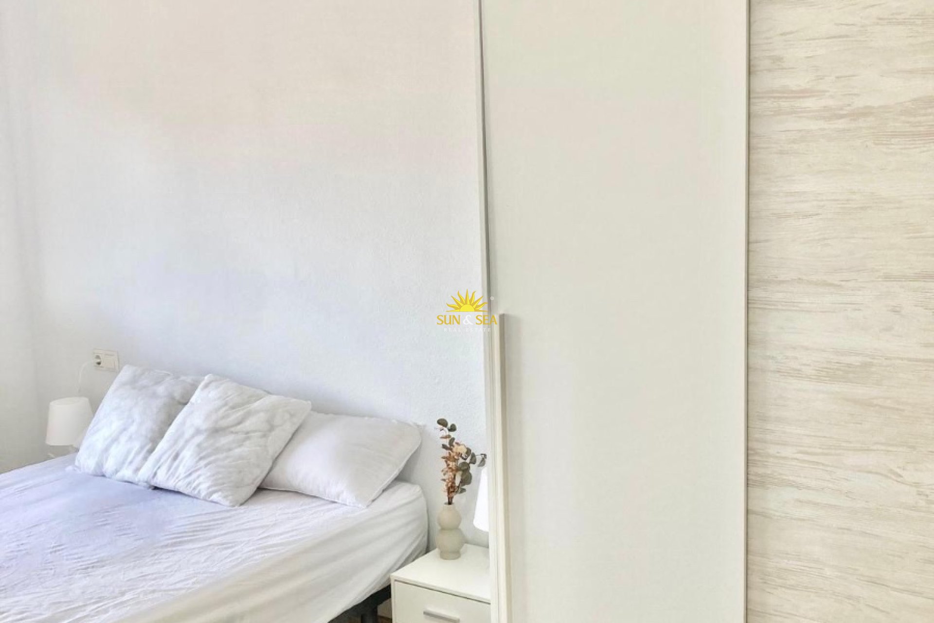 Alquiler a largo plazo - Apartamento - Alicante (Alacant)