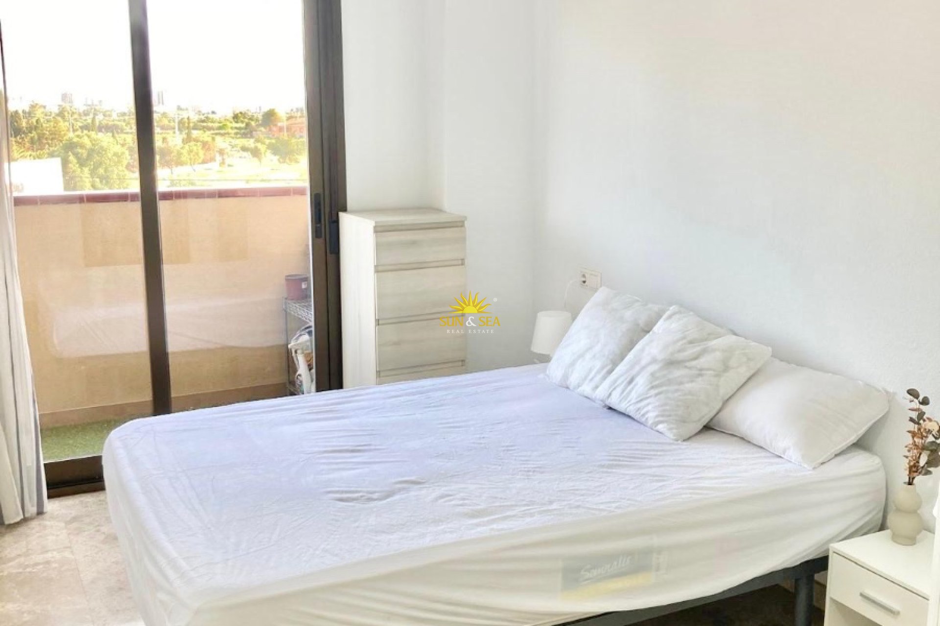 Alquiler a largo plazo - Apartamento - Alicante (Alacant)