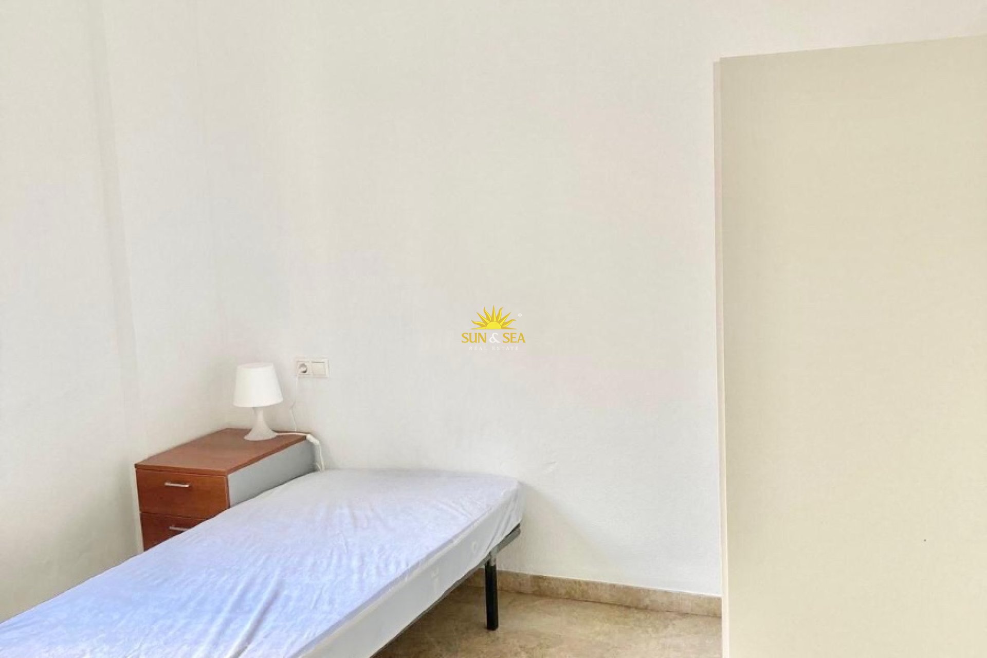 Alquiler a largo plazo - Apartamento - Alicante (Alacant)