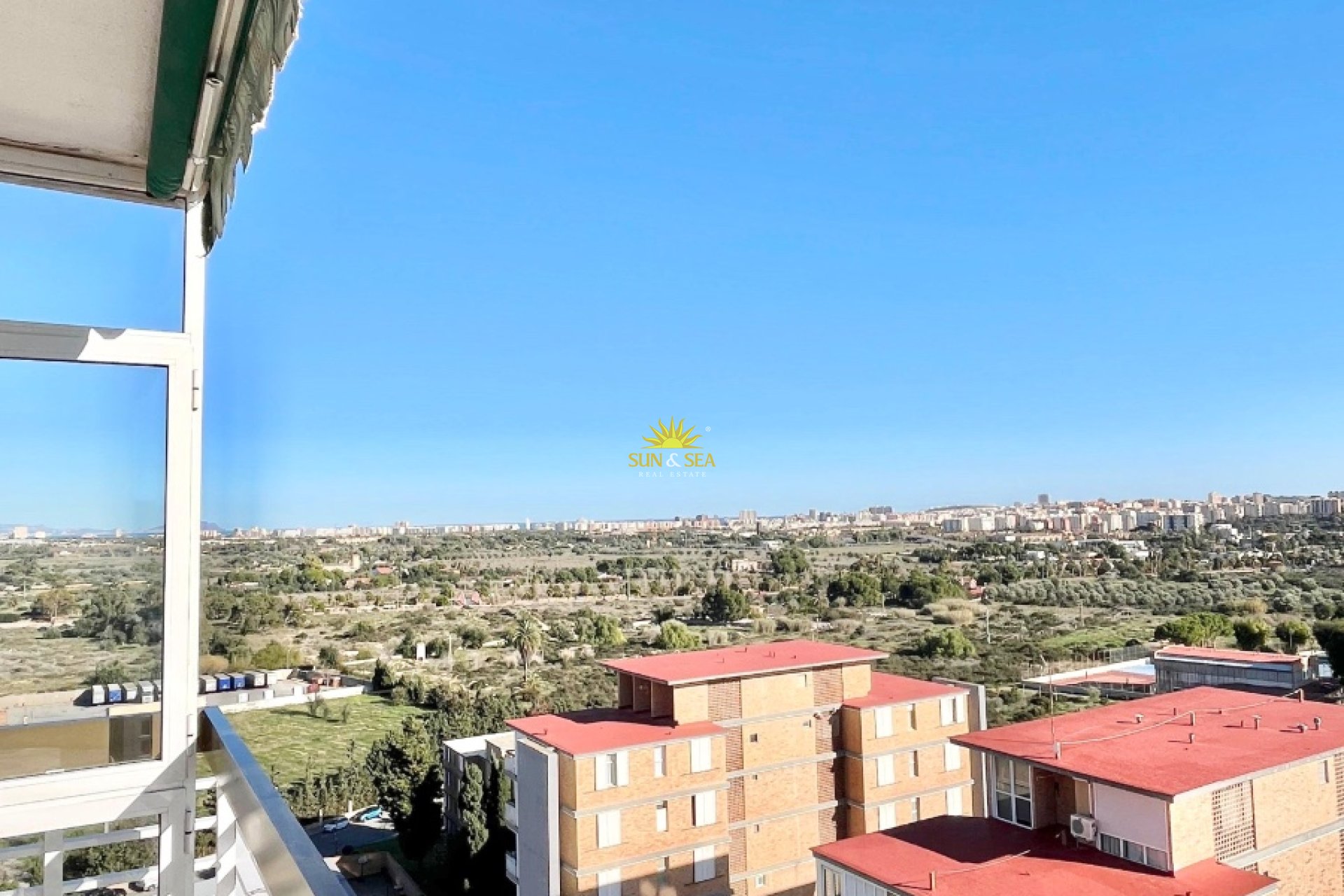 Alquiler a largo plazo - Apartamento - Alicante (Alacant)