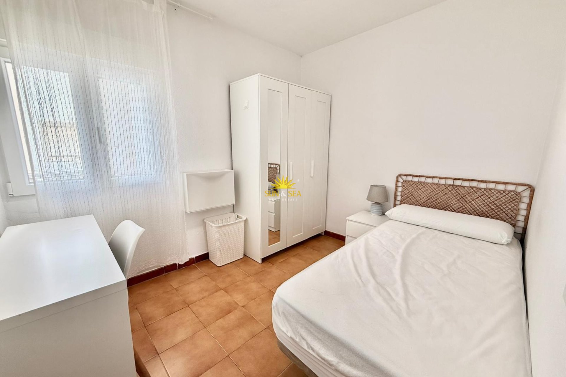 Alquiler a largo plazo - Apartamento - Alicante (Alacant)