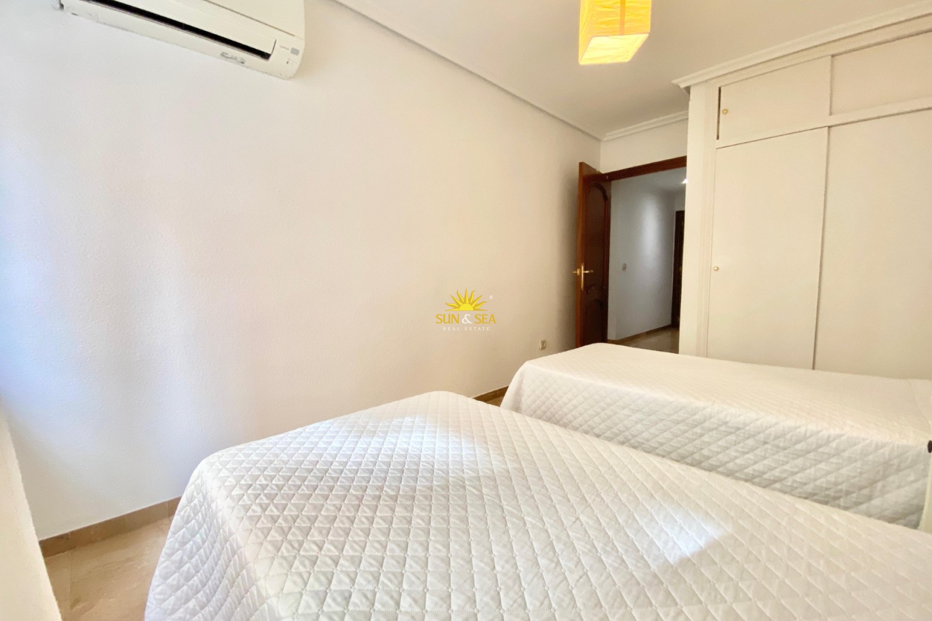 Alquiler a largo plazo - Apartamento - Alicante (Alacant)