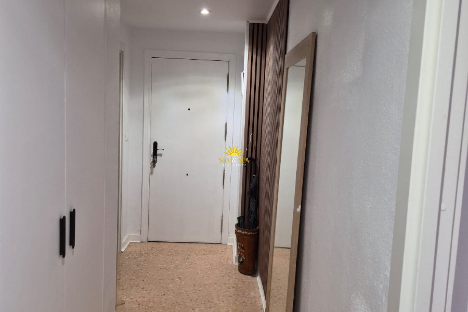 Alquiler a largo plazo - Apartamento - Alicante (Alacant)