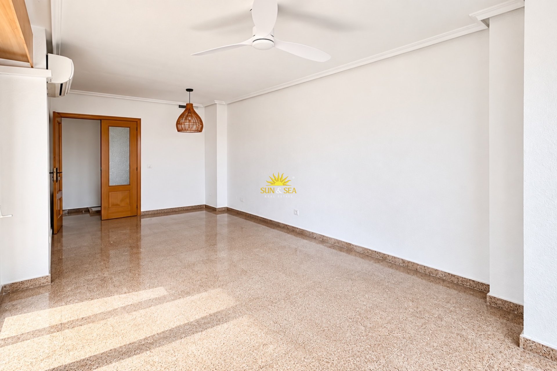 Alquiler a largo plazo - Apartamento - Alicante (Alacant)