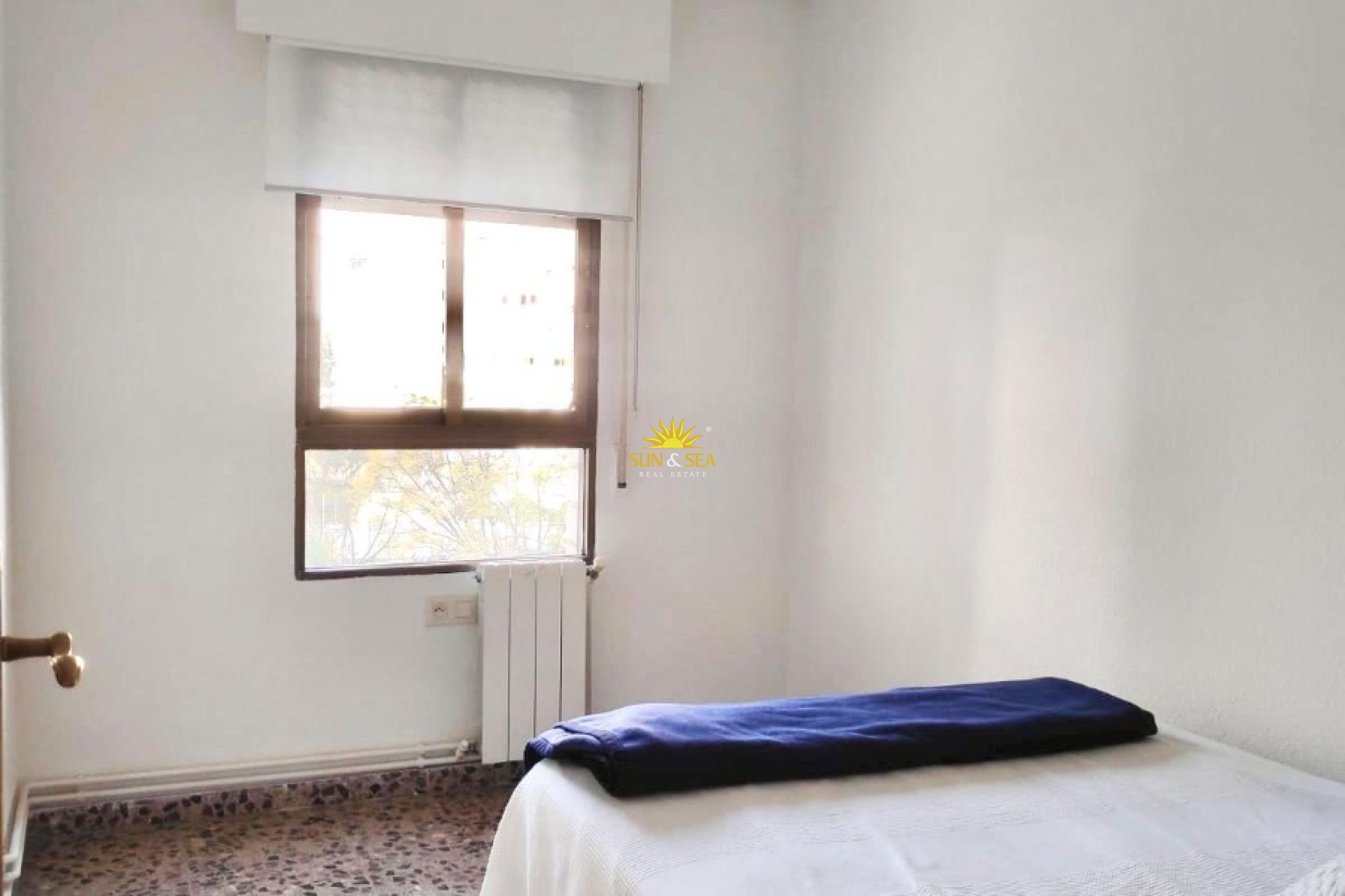 Alquiler a largo plazo - Apartamento - Alicante (Alacant)