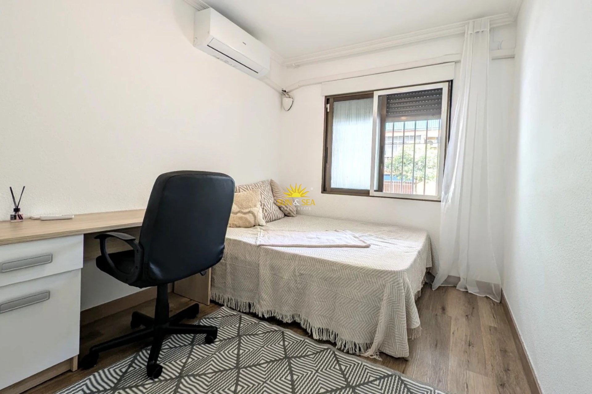 Alquiler a largo plazo - Apartamento - Alicante (Alacant)