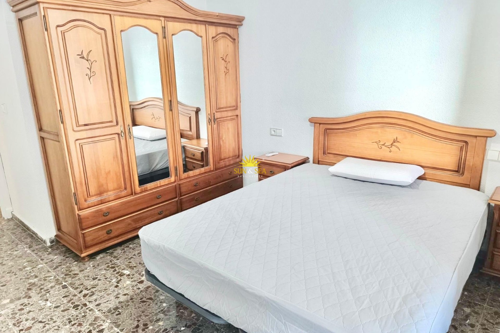 Alquiler a largo plazo - Apartamento - Alicante - Benalua