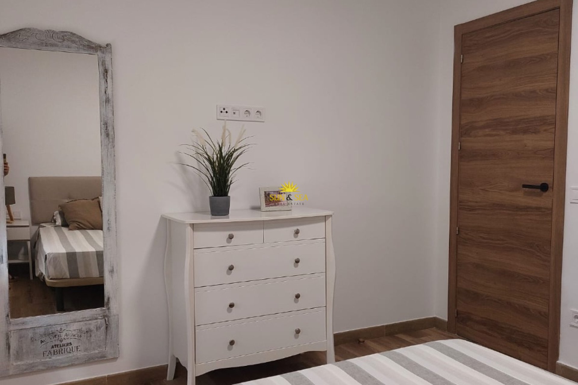 Alquiler a largo plazo - Apartamento - Alicante - Centro