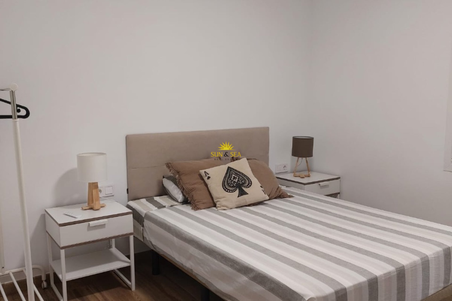 Alquiler a largo plazo - Apartamento - Alicante - Centro