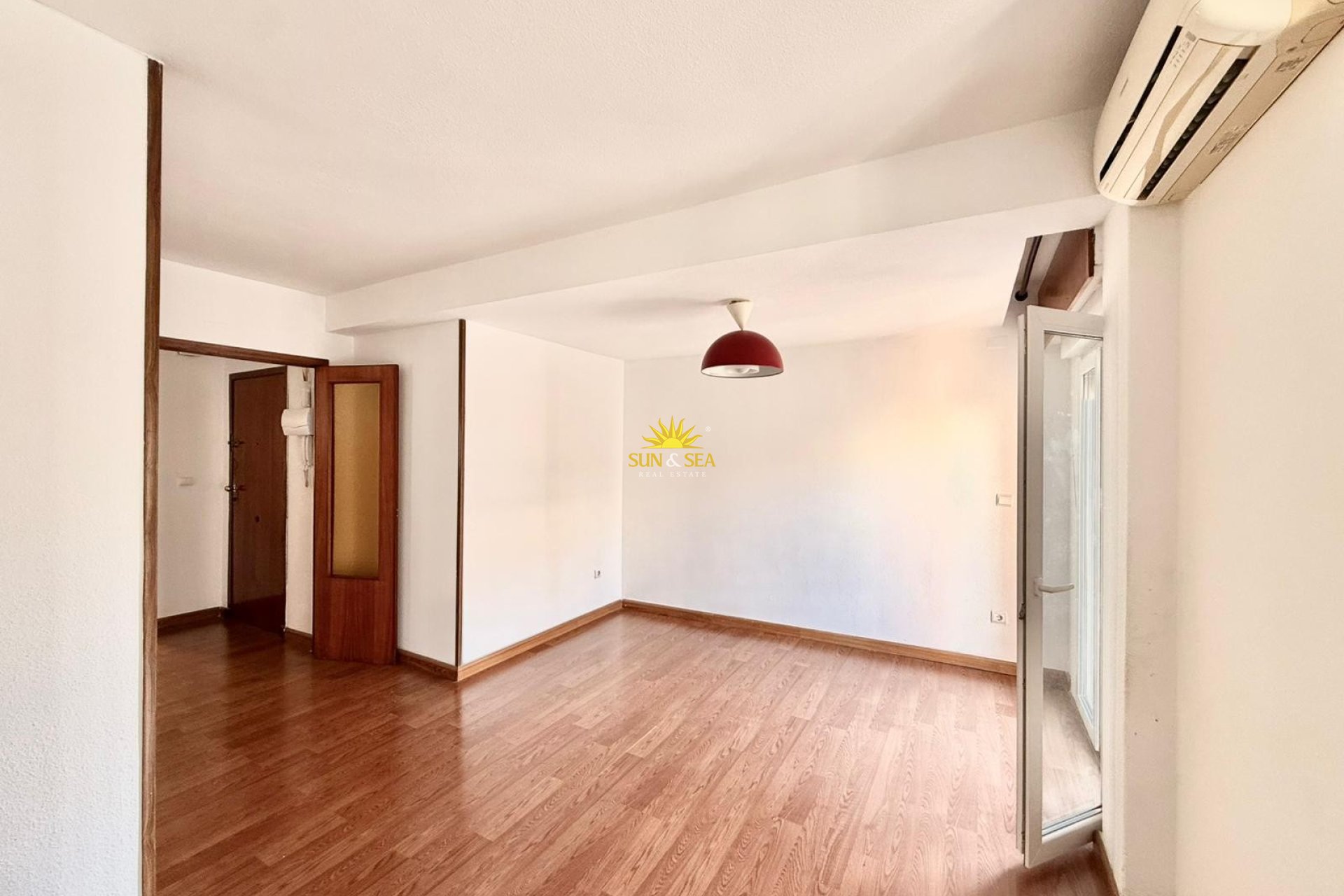 Alquiler a largo plazo - Apartamento - Alicante - Centro