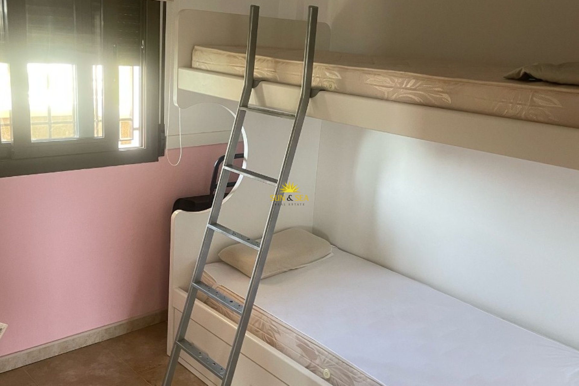 Alquiler a largo plazo - Apartamento - Arenales del Sol - Arenales