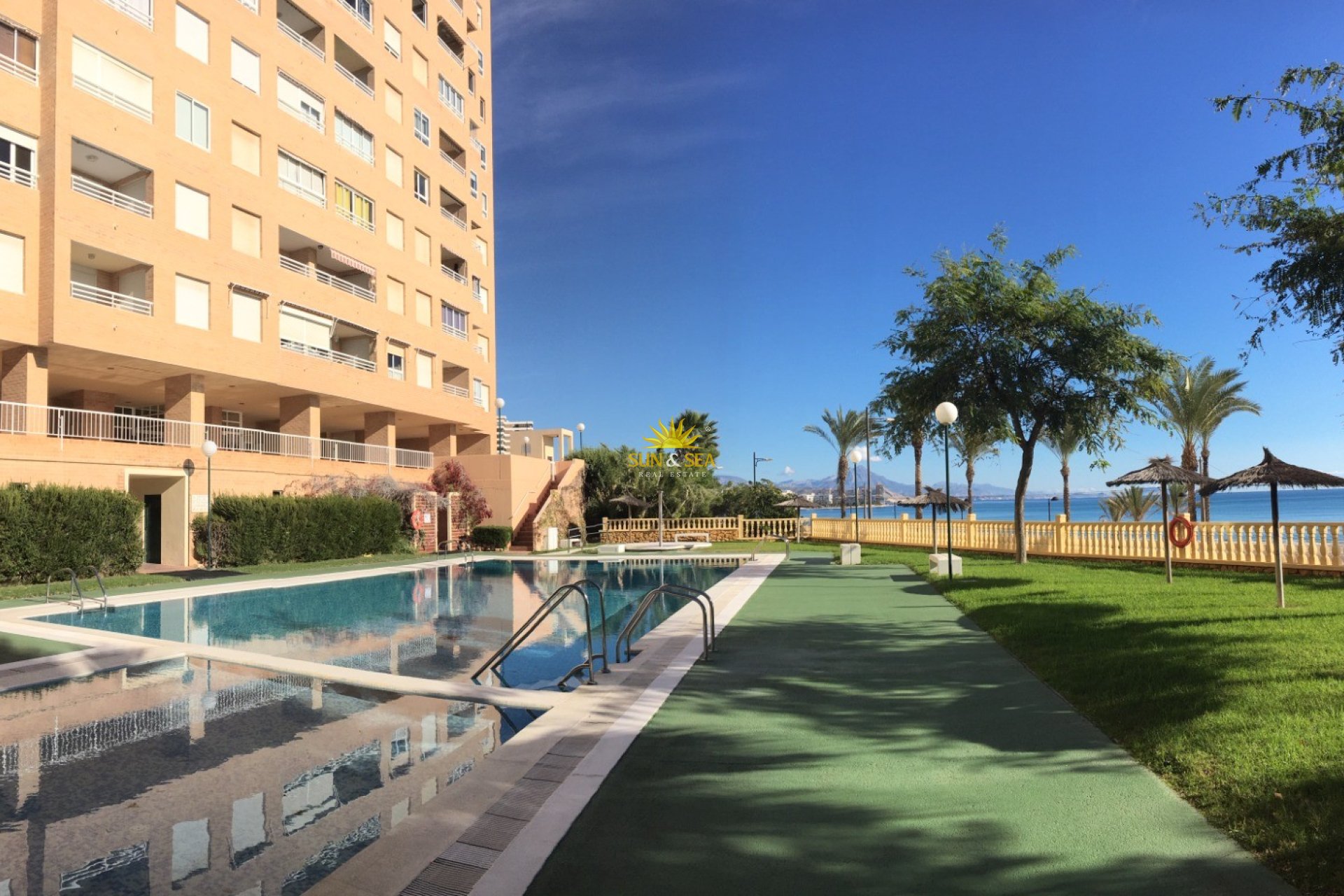 Alquiler a largo plazo - Apartamento - El Campello - Campello
