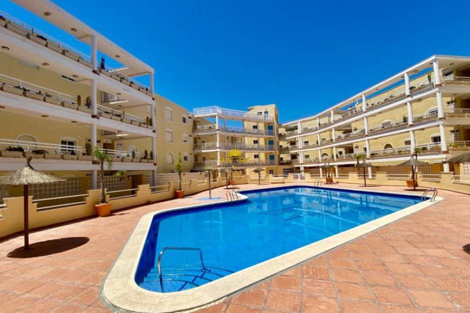 Alquiler a largo plazo - Apartamento - Orihuela Costa - Aguamarina