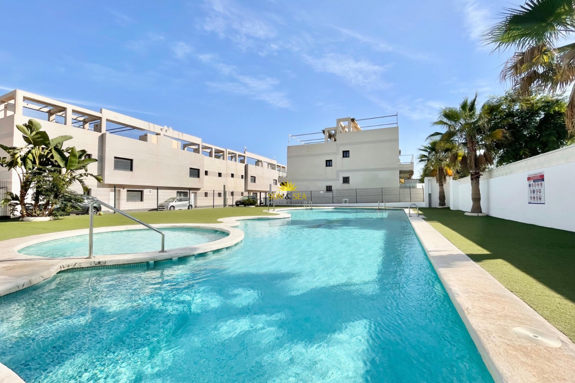 Alquiler a largo plazo - Apartamento - Pilar de la Horadada - Pueblo Latino