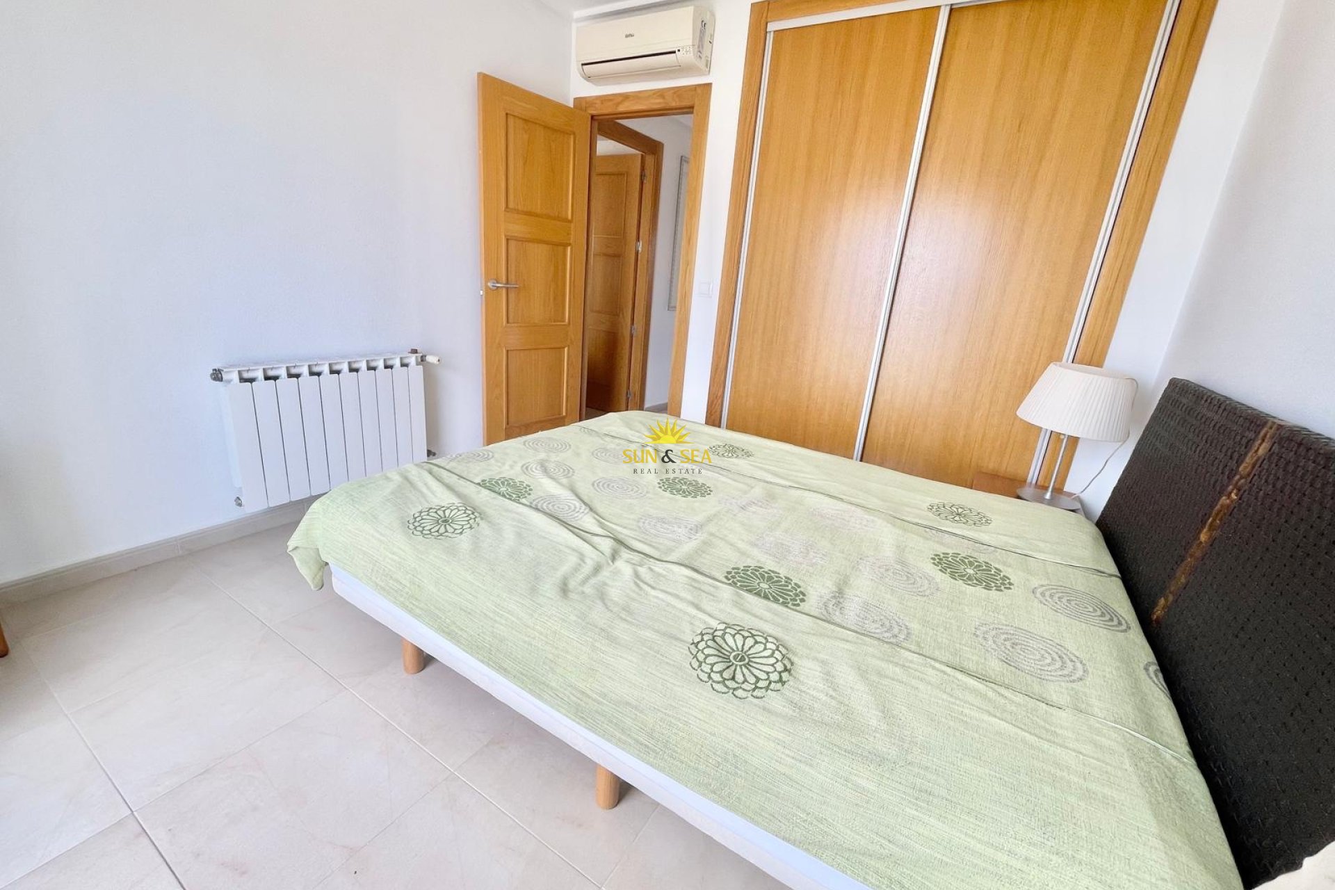 Alquiler a largo plazo - Apartamento - San Cayetano - La Torre Golf