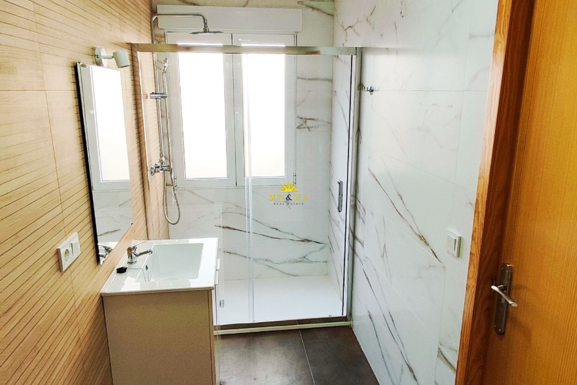 Alquiler a largo plazo - Apartamento - Santa Pola - Centro