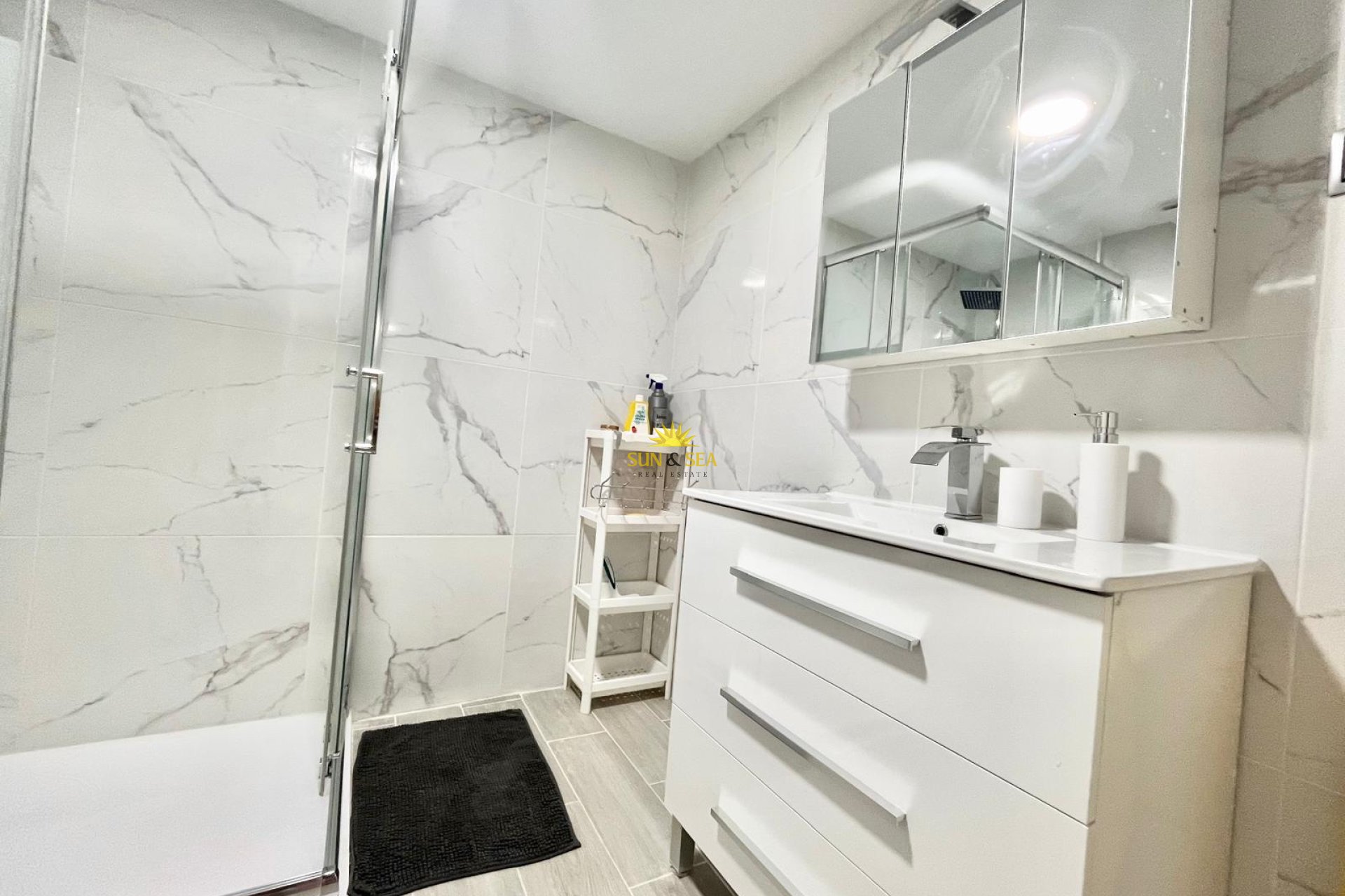 Alquiler a largo plazo - Apartamento - Torrevieja - Centro