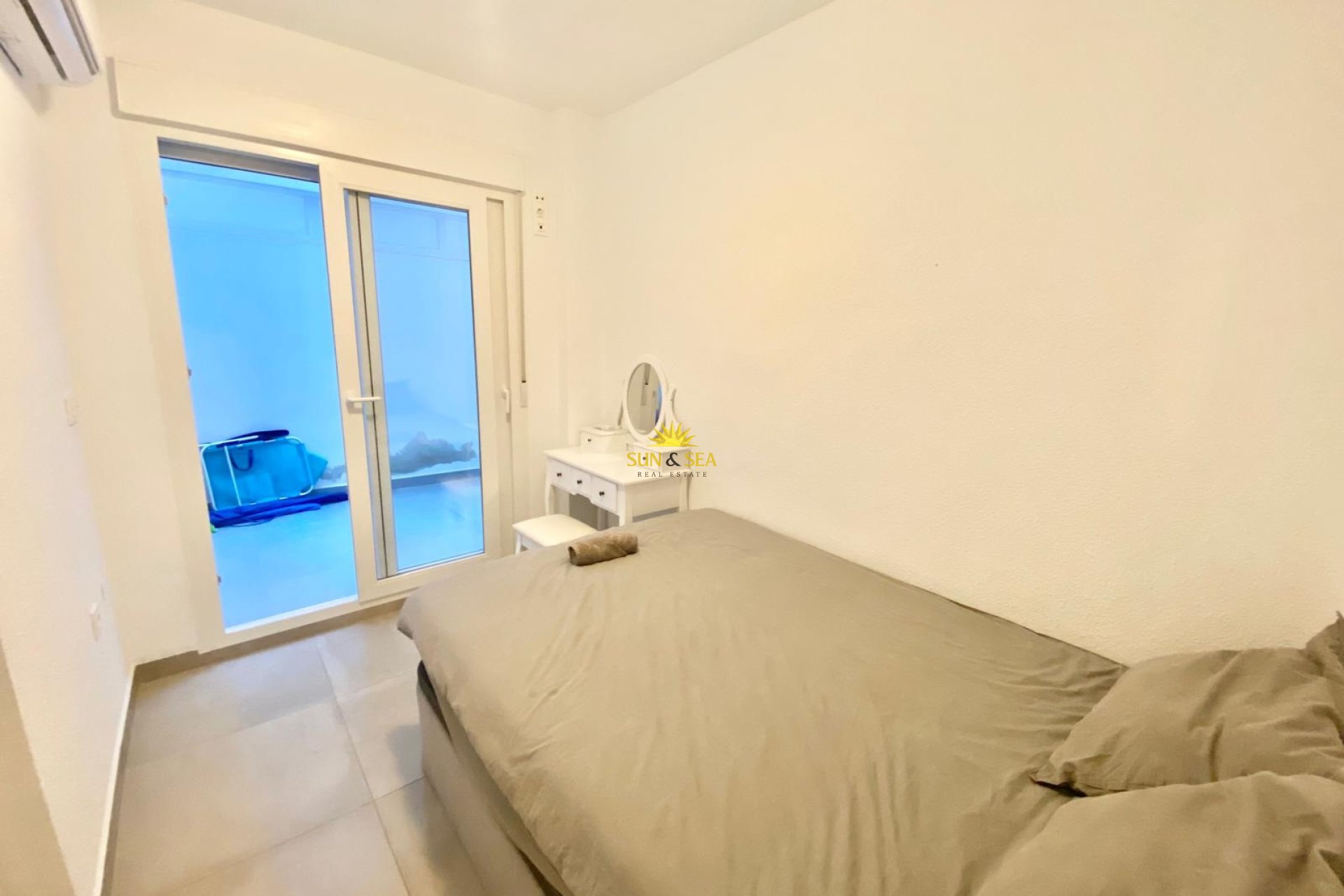 Alquiler a largo plazo - Apartamento - Torrevieja - Playa del Cura