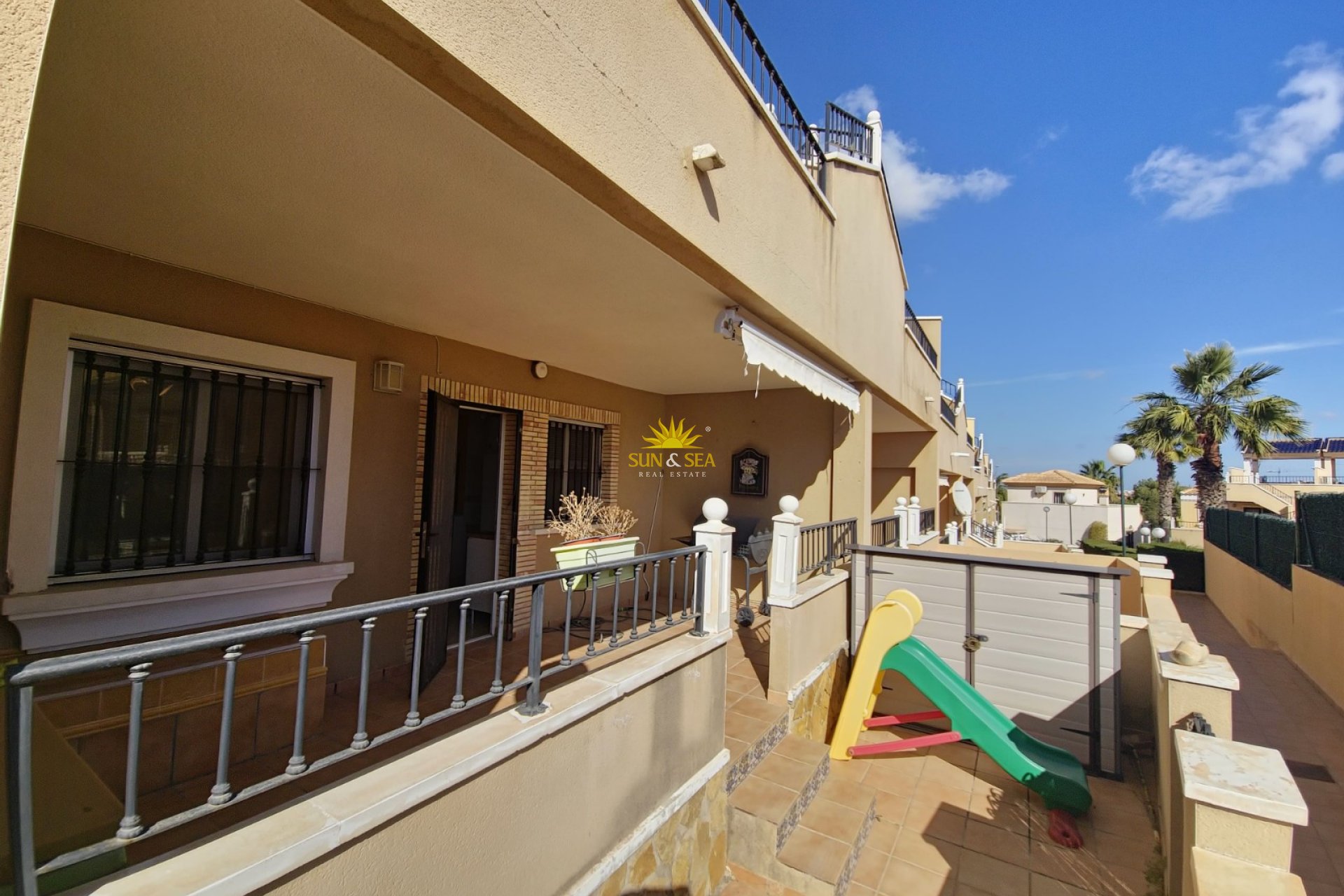 Alquiler a largo plazo - Bungalow - Orihuela Costa - La Florida