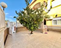 Alquiler a largo plazo - Bungalow - Torrevieja - Los balcones