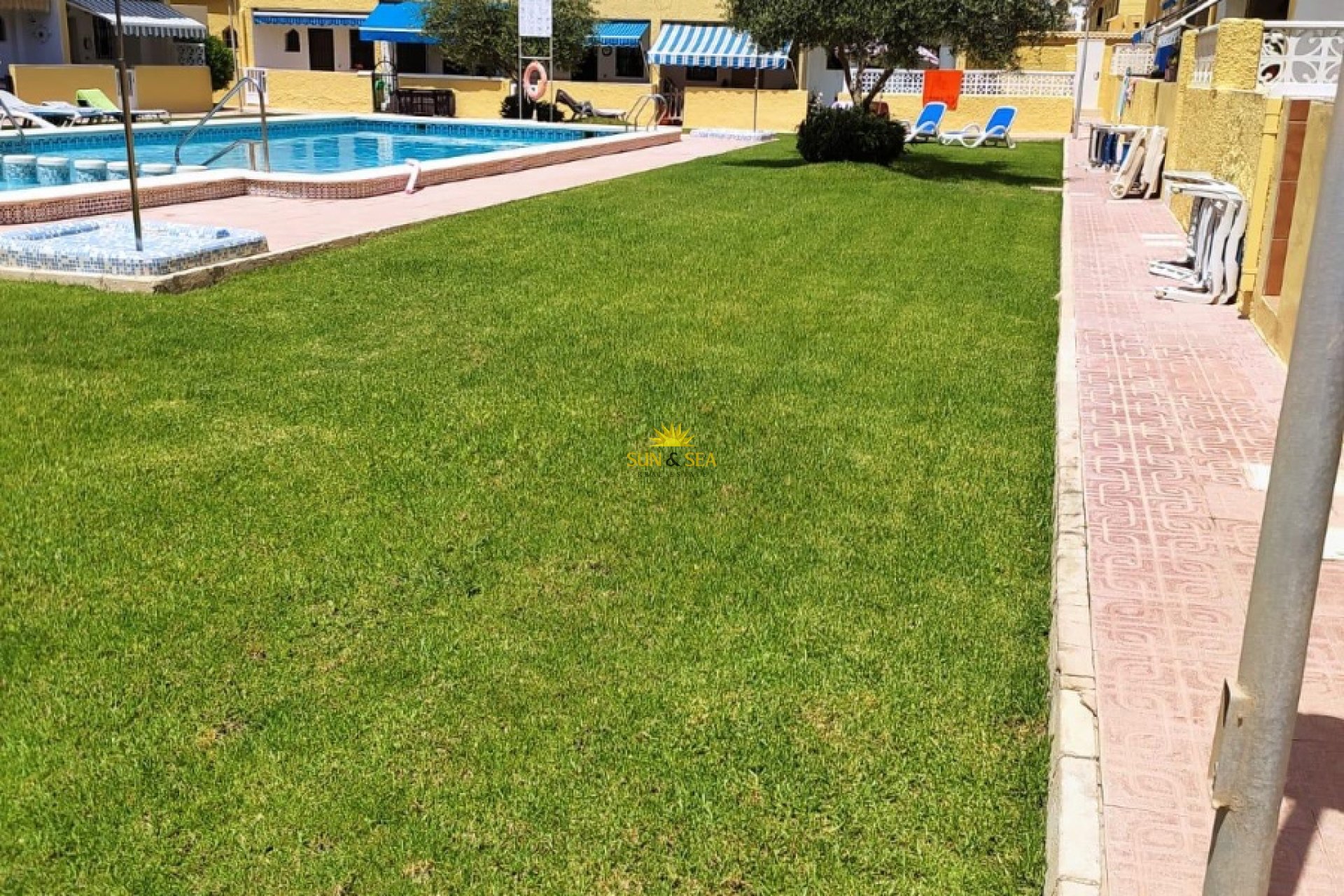 Alquiler a largo plazo - Bungalow - Torrevieja - Rosaleda-los frutales