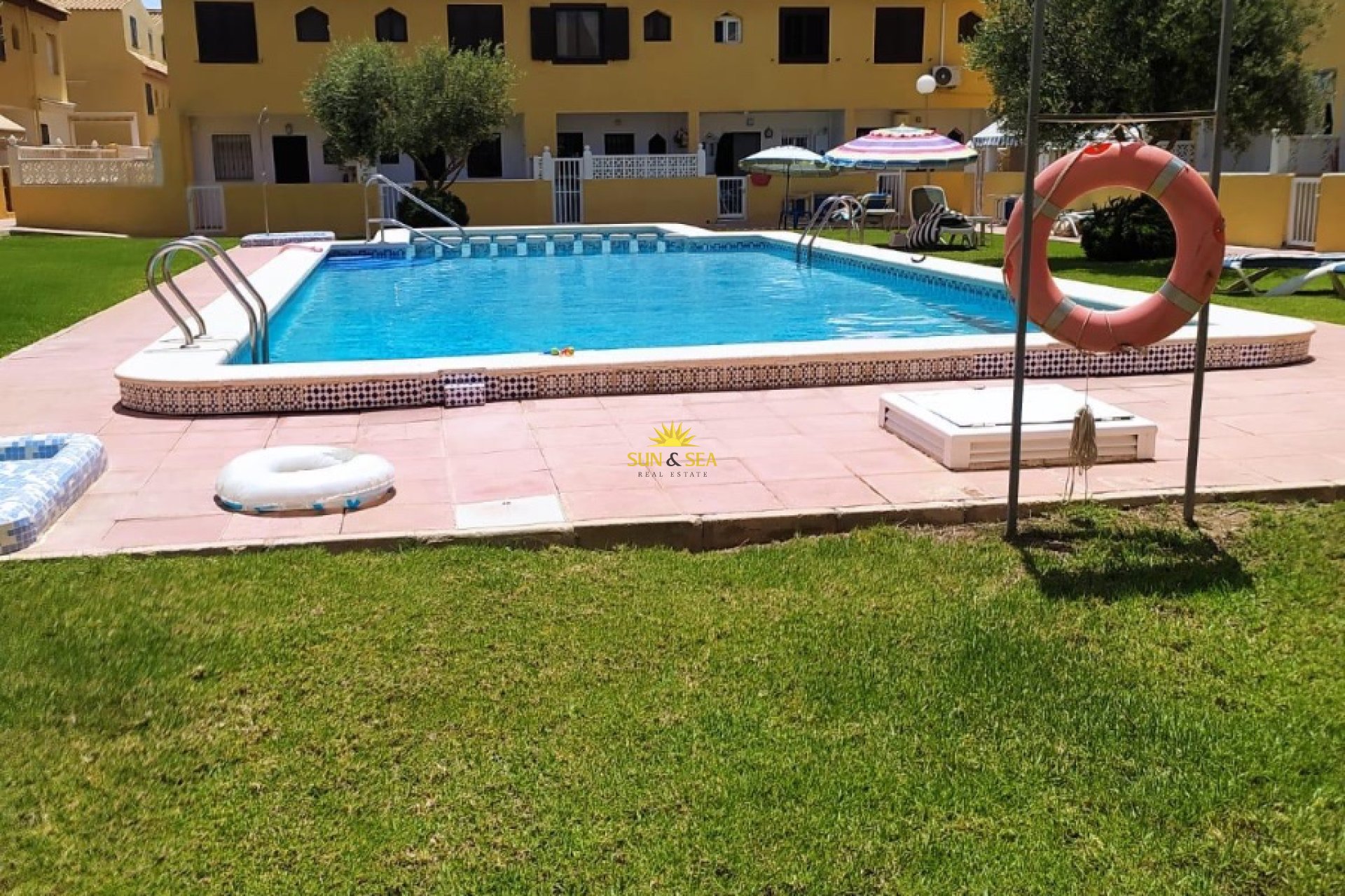 Alquiler a largo plazo - Bungalow - Torrevieja - Rosaleda-los frutales