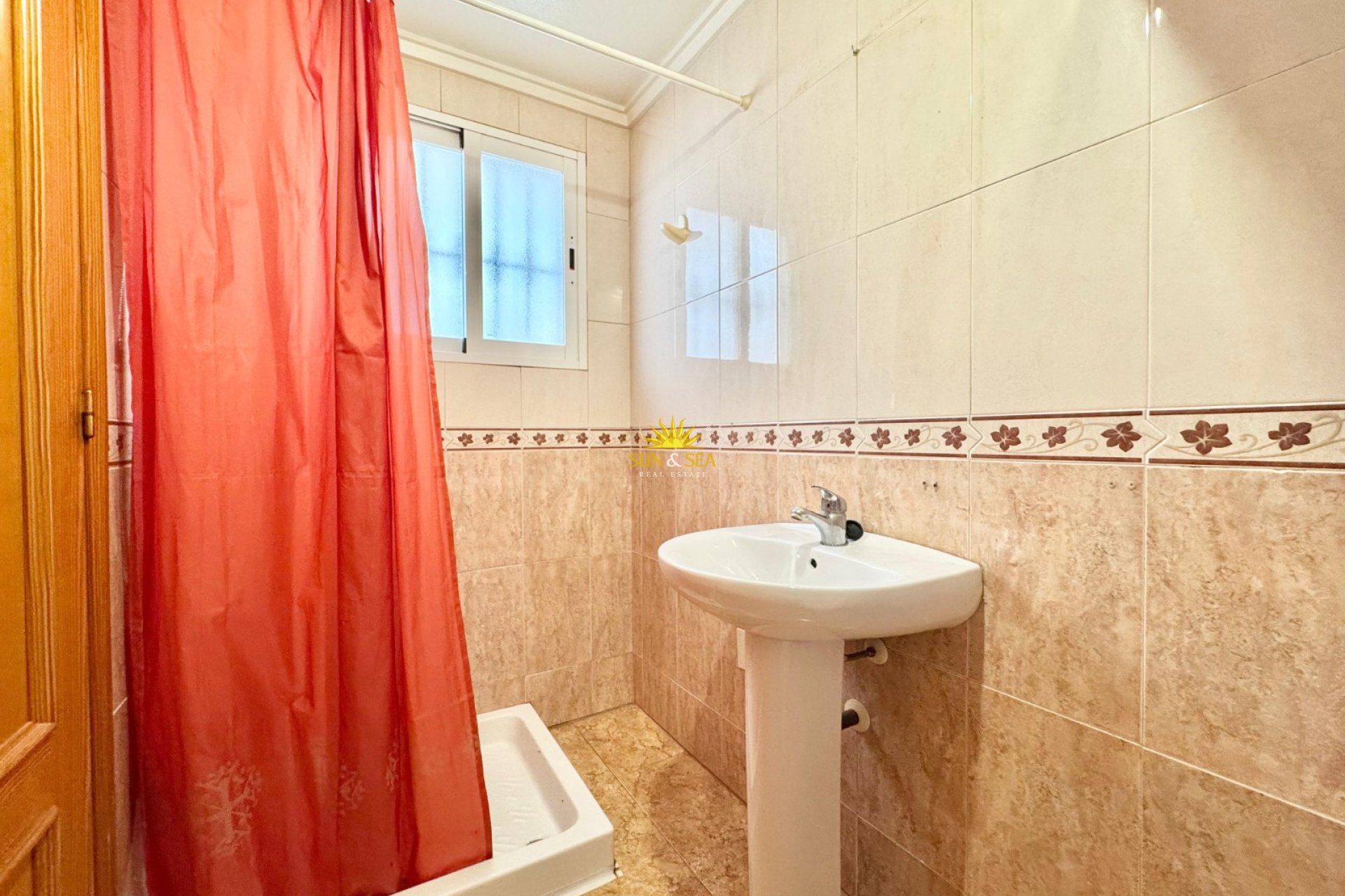 Alquiler a largo plazo - Chalet -  - Algorfa