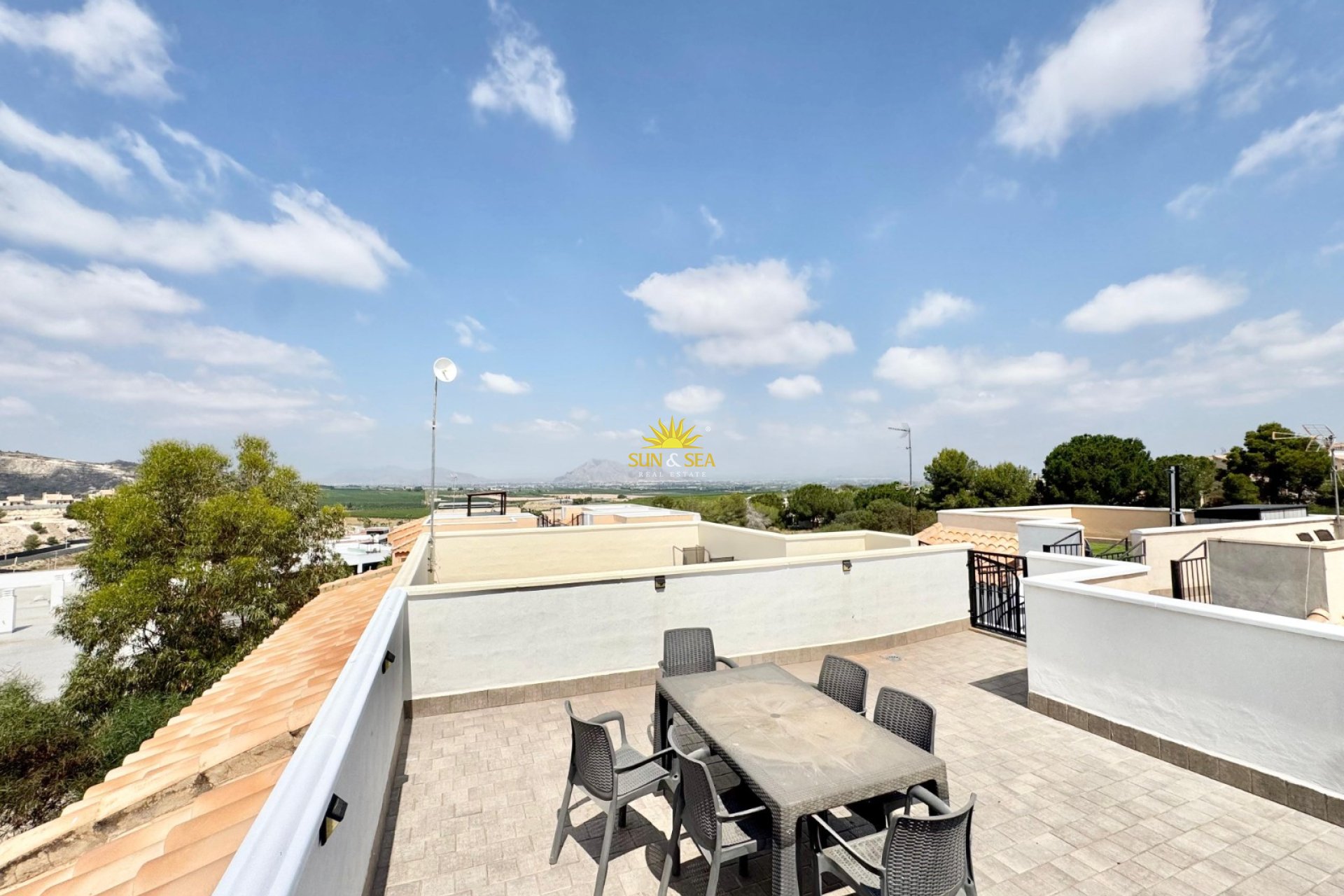 Alquiler a largo plazo - Chalet -  - Algorfa