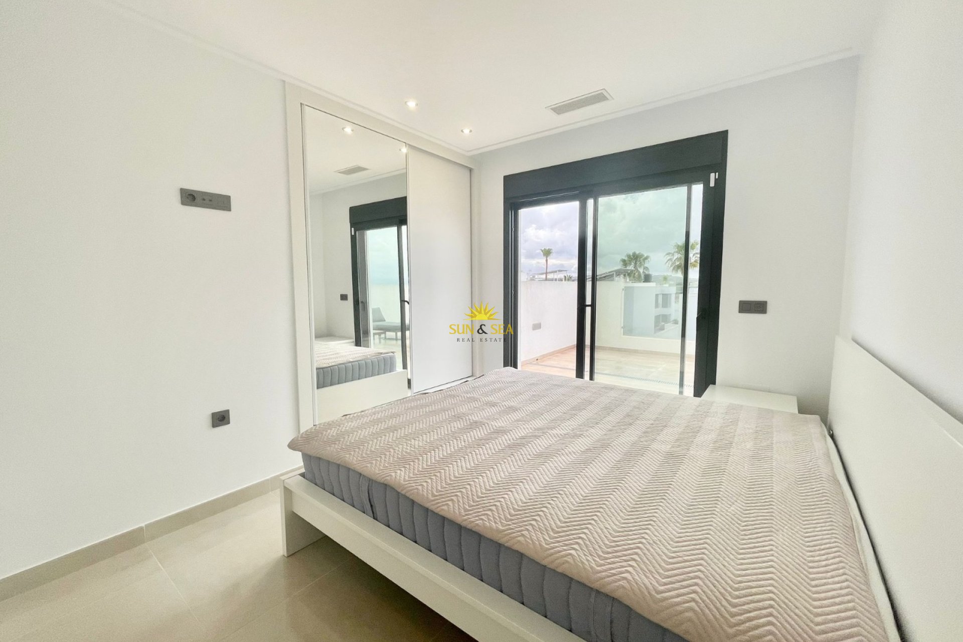 Alquiler a largo plazo - Chalet - Benijofar