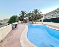 Alquiler a largo plazo - Chalet - Elche