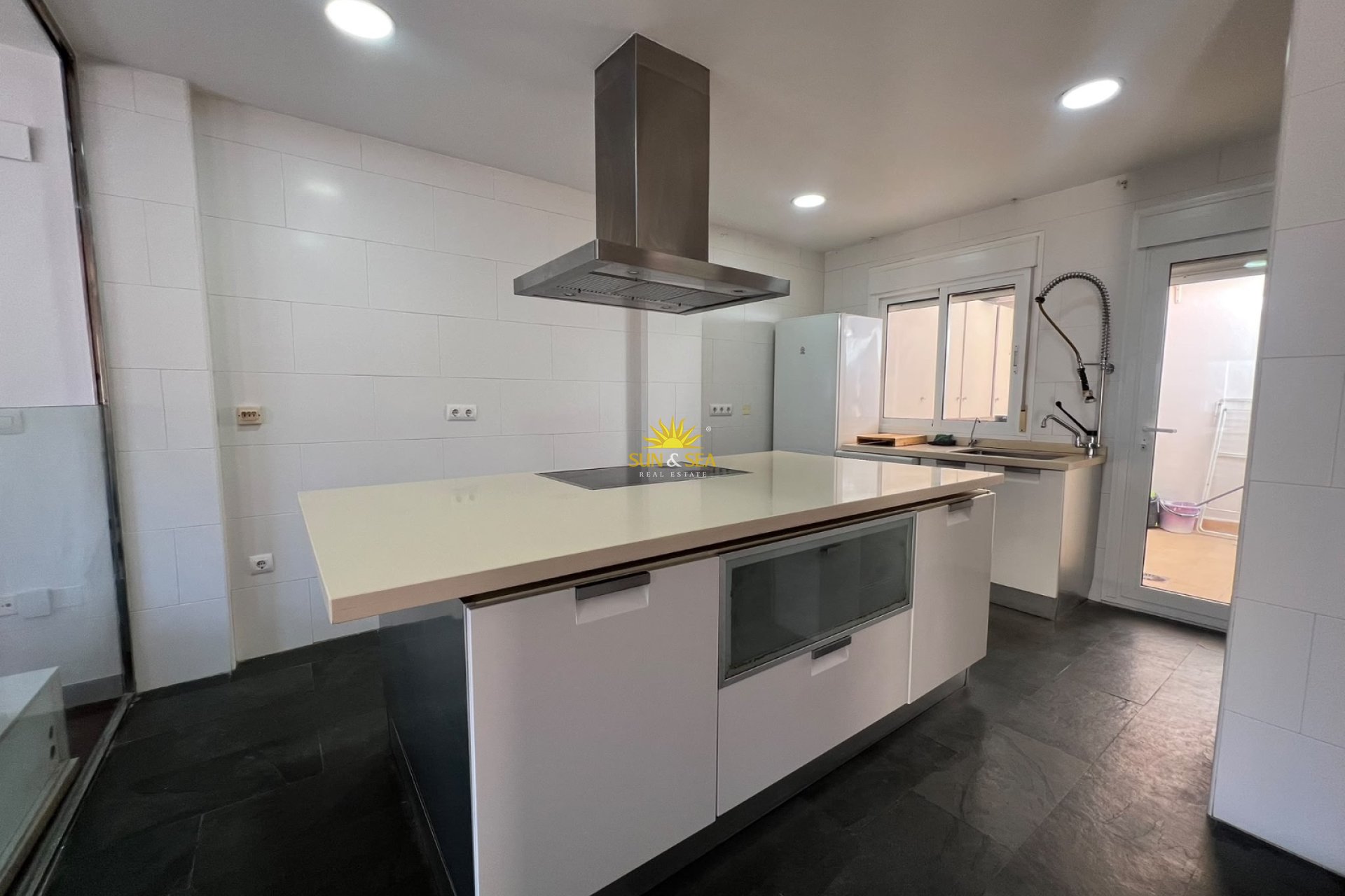 Alquiler a largo plazo - Chalet - Elche