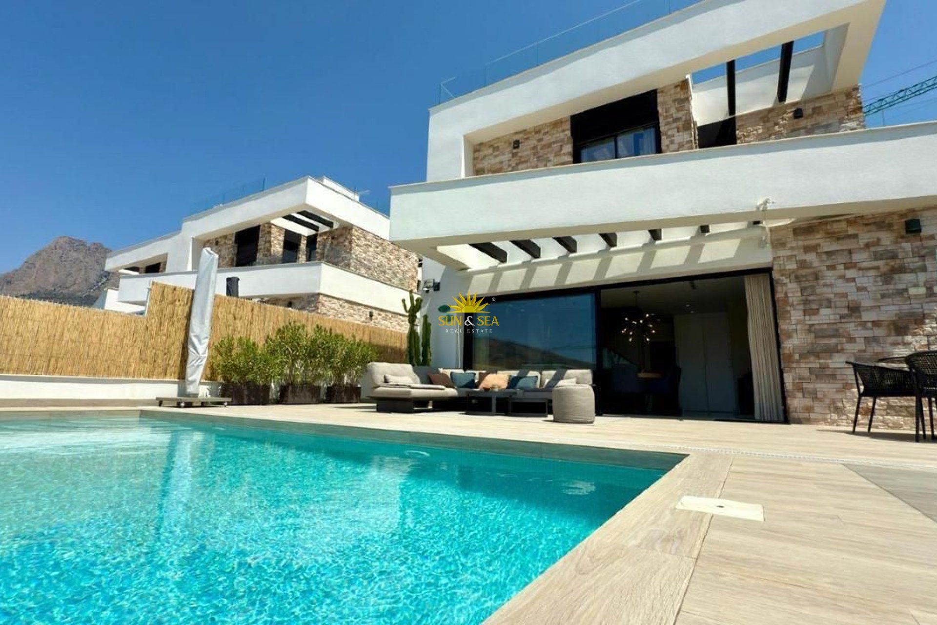 Alquiler a largo plazo - Chalet - Finestrat
