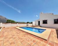 Alquiler a largo plazo - Chalet - Jávea - Montgó - Partida Tosal