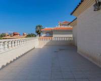 Alquiler a largo plazo - Chalet - La Manga del Mar Menor - Zona Urbanización Veneziola Golf