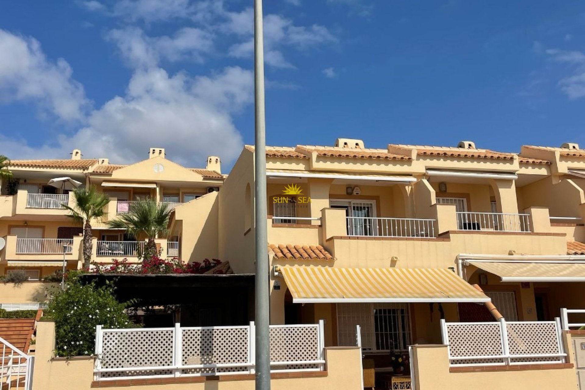 Alquiler a largo plazo - Chalet - Orihuela Costa - Aguamarina