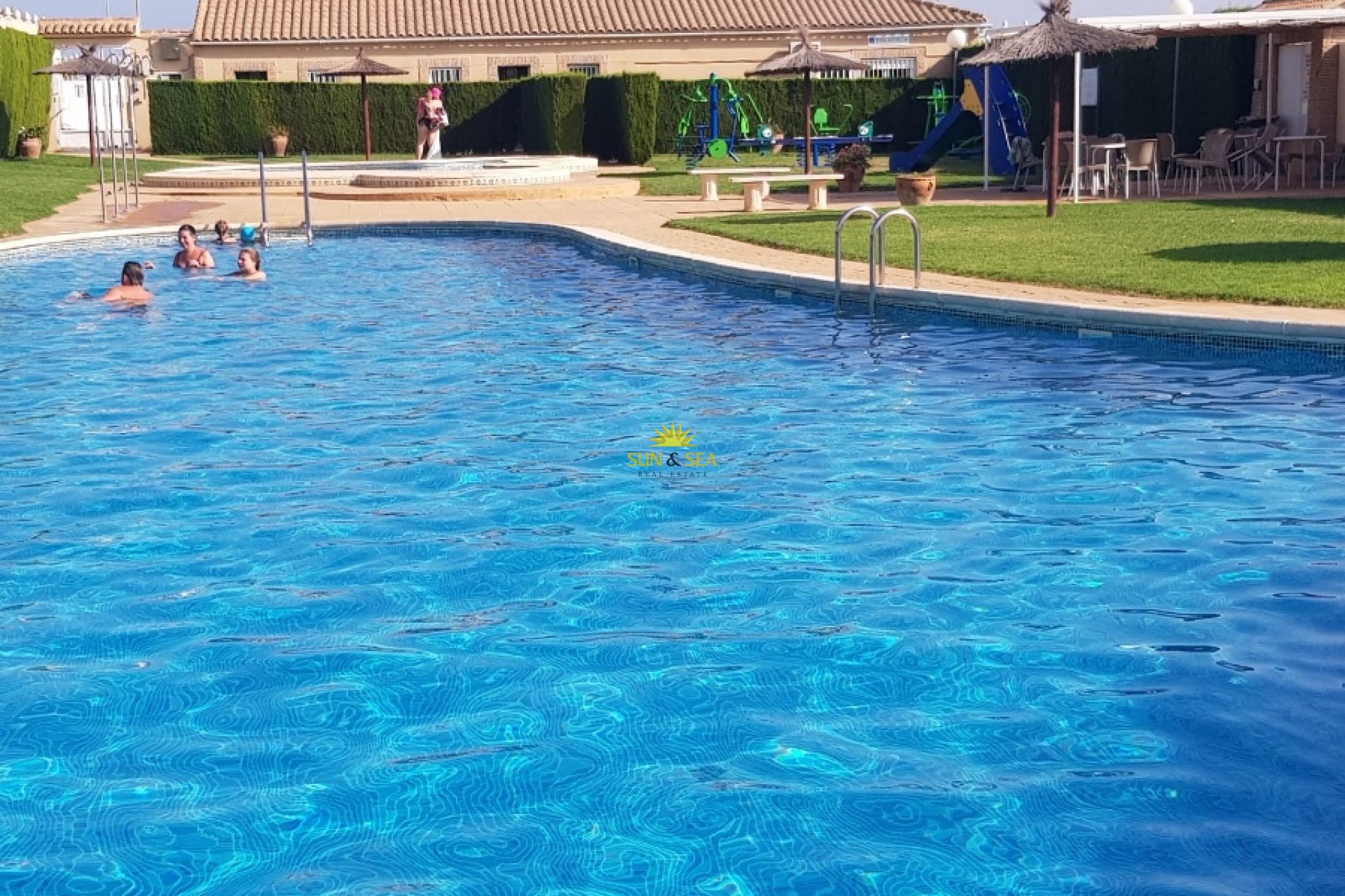 Alquiler a largo plazo - Chalet - Orihuela Costa - Villamartín