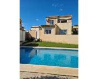 Alquiler a largo plazo - Chalet - Orihuela Costa - Villamartín