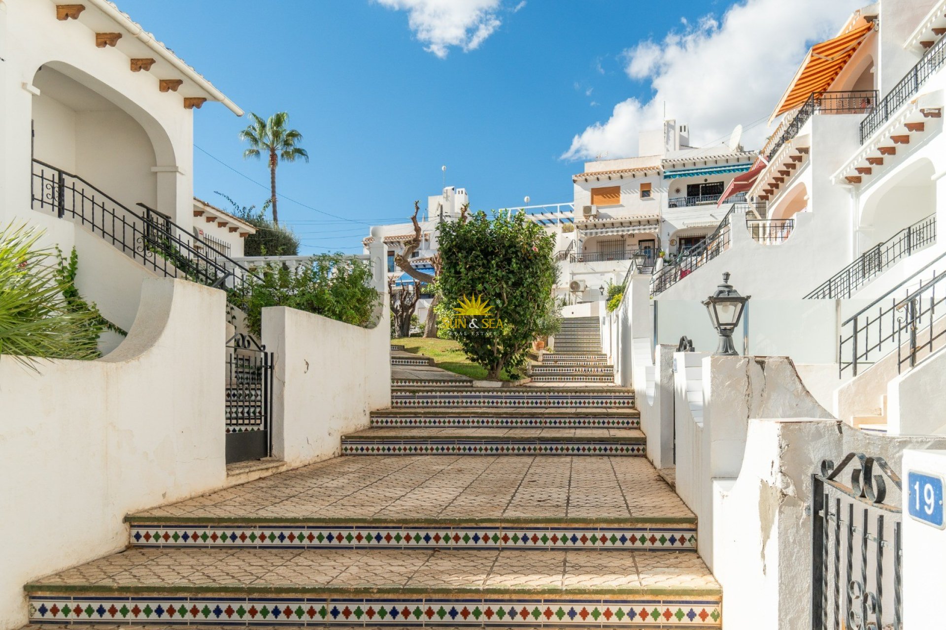 Alquiler a largo plazo - Chalet - Orihuela Costa - Villamartín