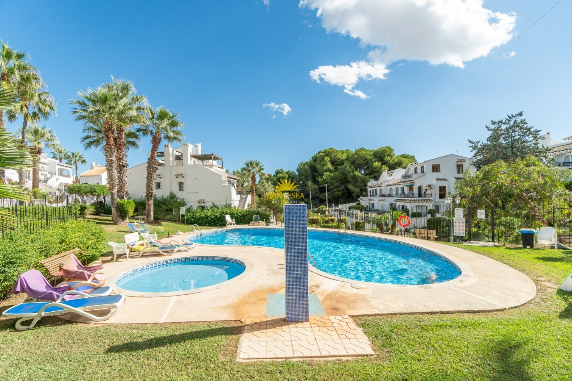 Alquiler a largo plazo - Chalet - Orihuela Costa - Villamartín