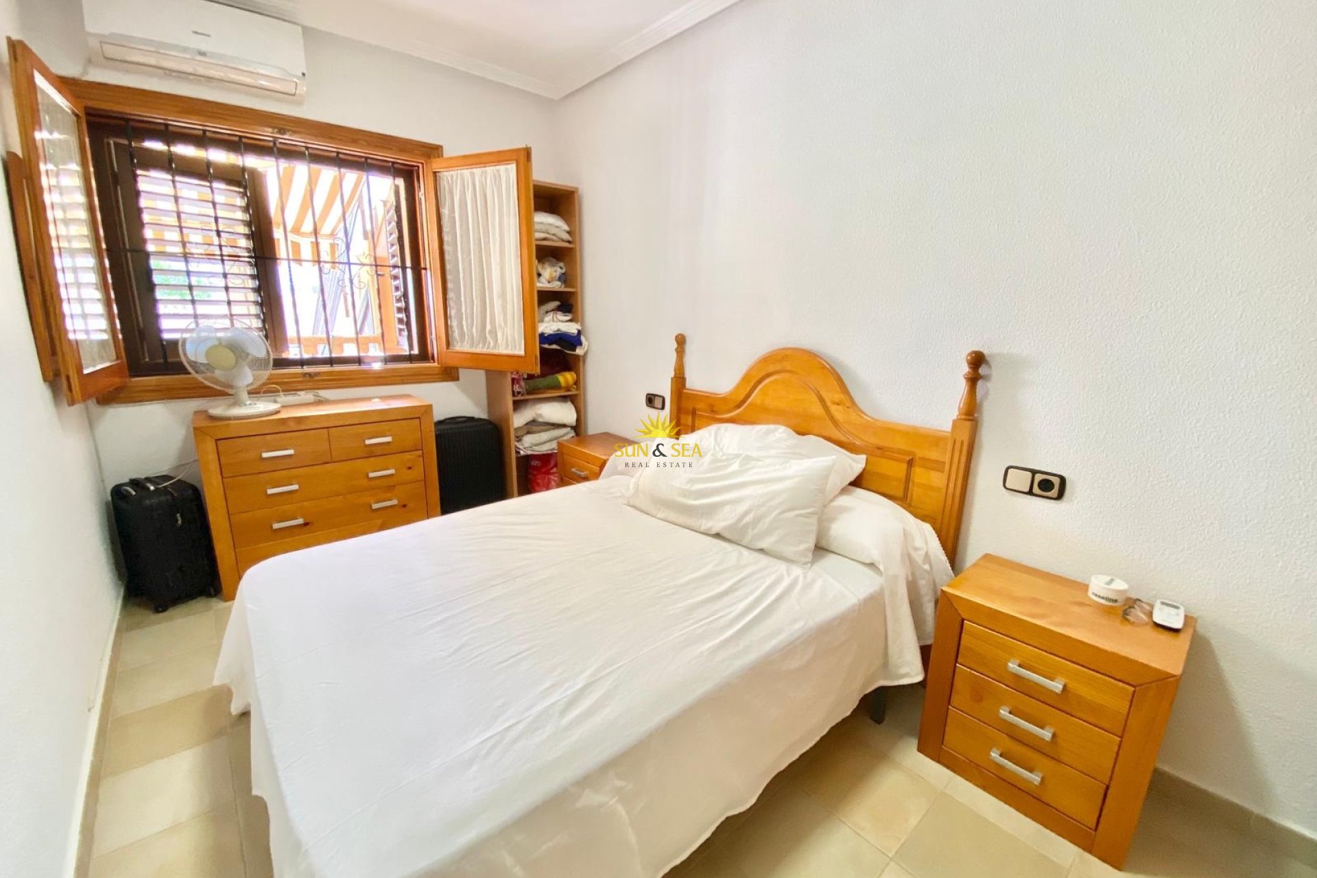 Alquiler a largo plazo - Chalet - Pilar de la Horadada - El Mojón