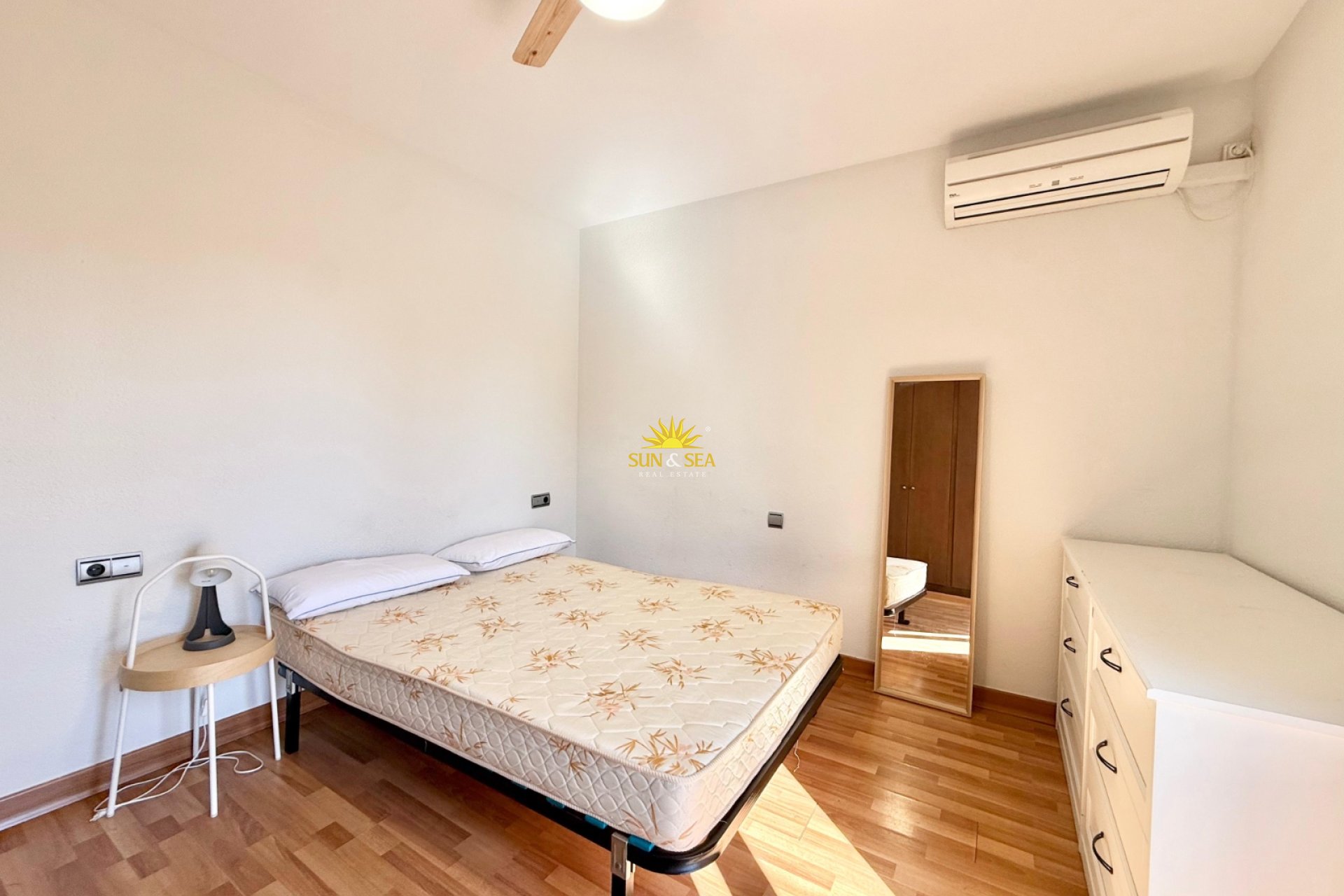 Alquiler a largo plazo - Chalet - San Juan Playa - San Juan Alicante