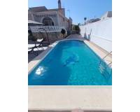 Alquiler a largo plazo - Chalet - Torrevieja - El Chaparral