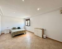 Alquiler a largo plazo - Chalet - Torrevieja - El Chaparral