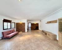 Alquiler a largo plazo - Chalet - Torrevieja - El Chaparral