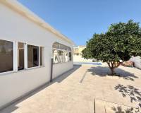 Alquiler a largo plazo - Chalet - Torrevieja - El Chaparral